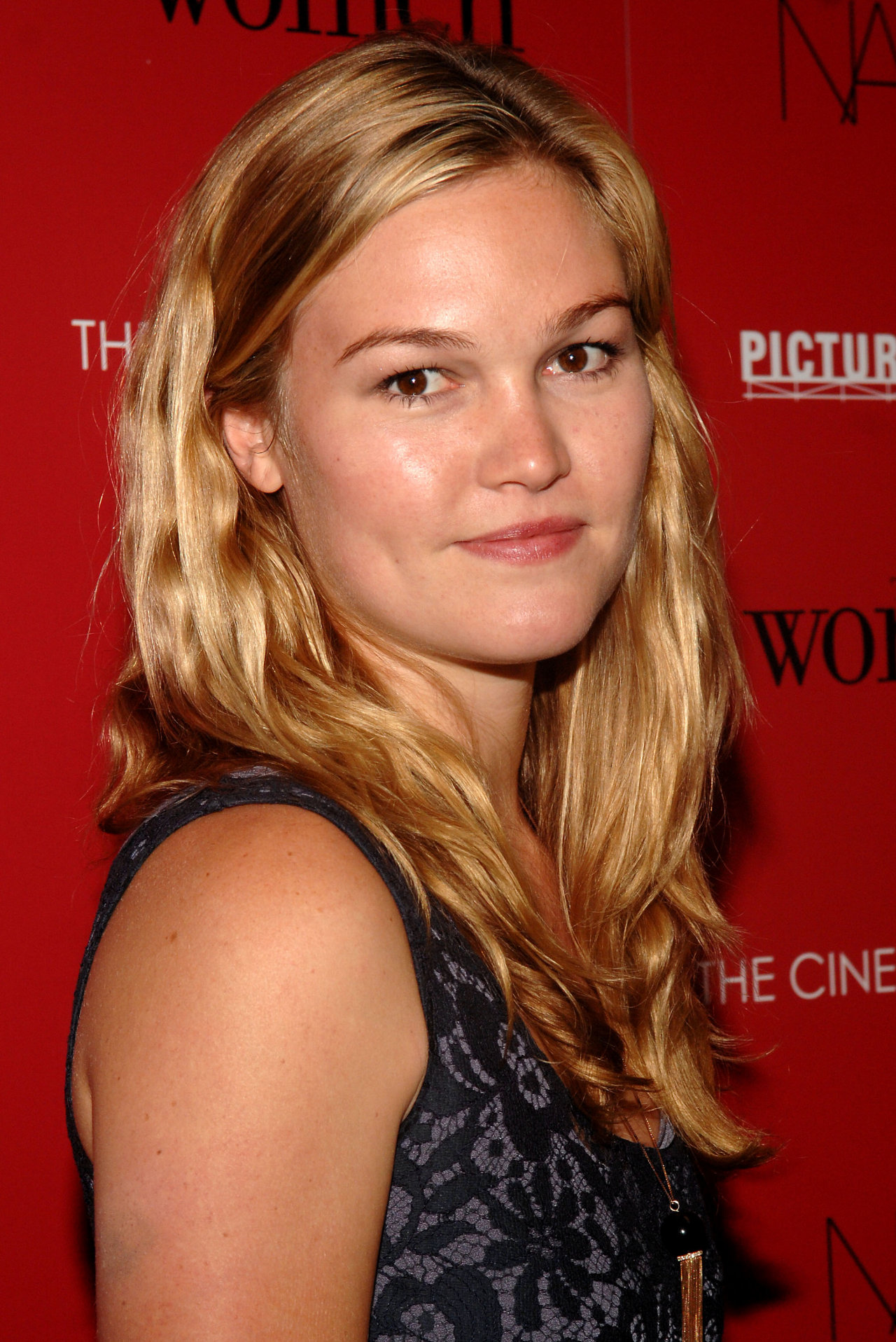 Julia Stiles - Picture